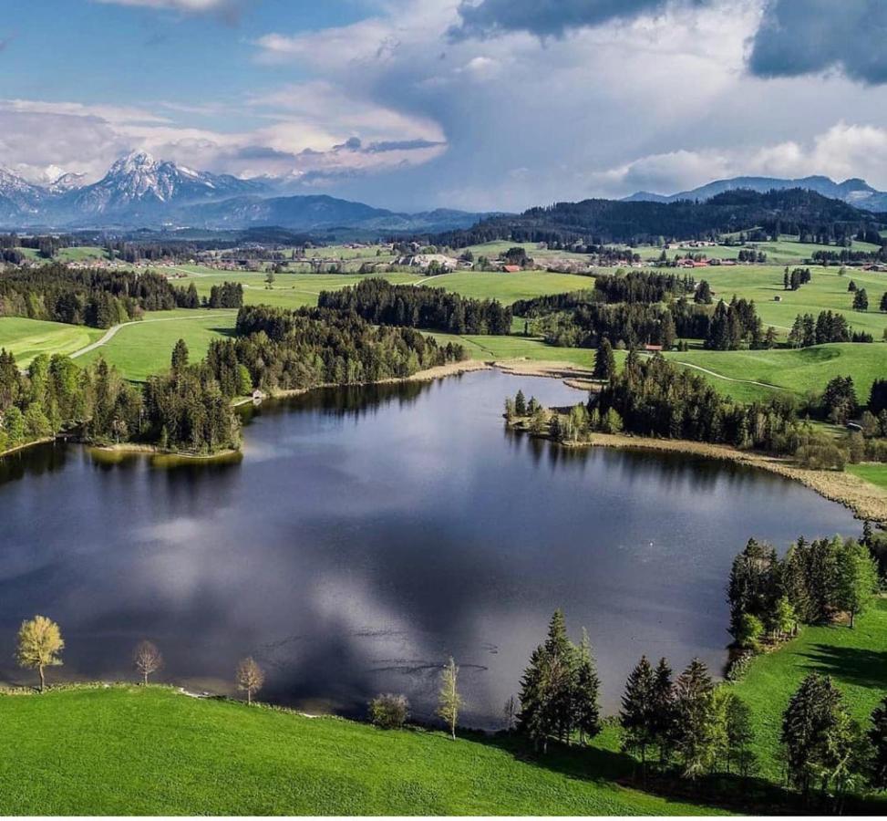 Direkt Am See Mit Bergblick Seeg Luaran gambar