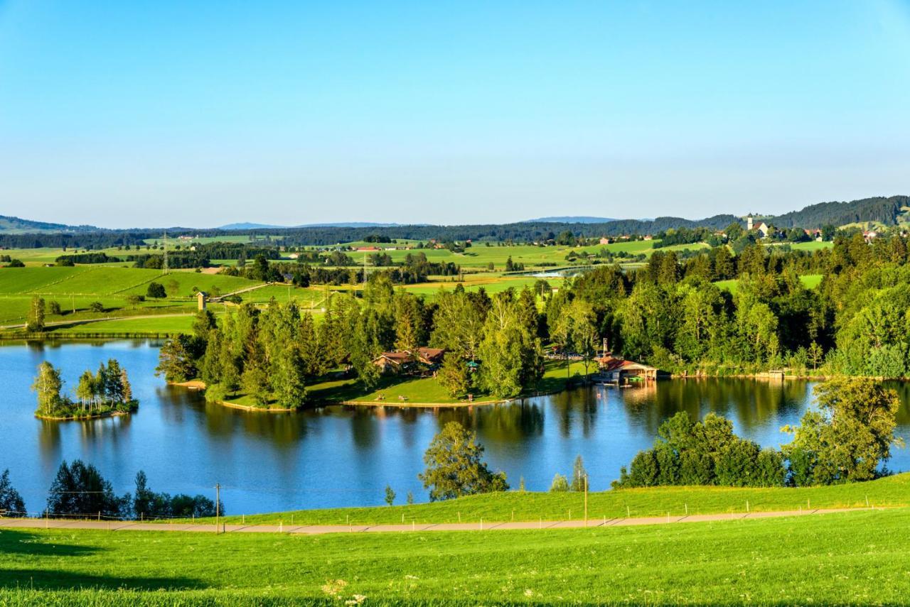 Direkt Am See Mit Bergblick Seeg Luaran gambar